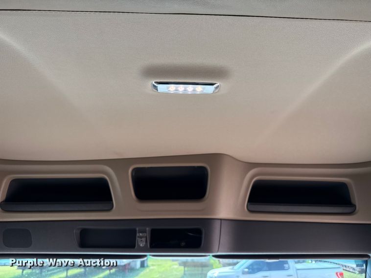 image for item ED5804 2017 Peterbilt 567 semi truck