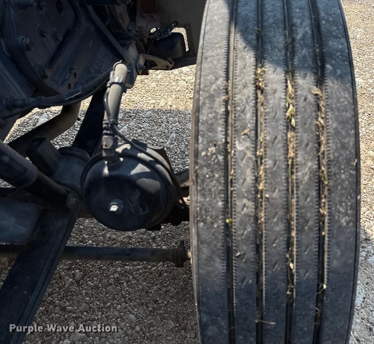 image for item ED5804 2017 Peterbilt 567 semi truck