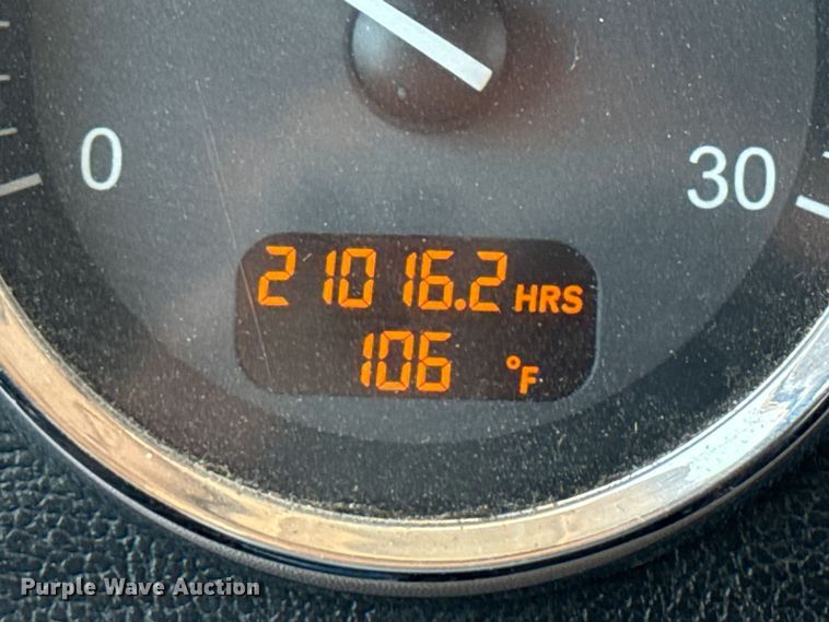 image for item ED5805 2018 Peterbilt 389 semi truck