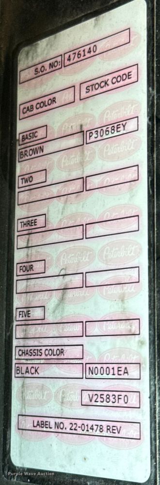 image for item ED5805 2018 Peterbilt 389 semi truck