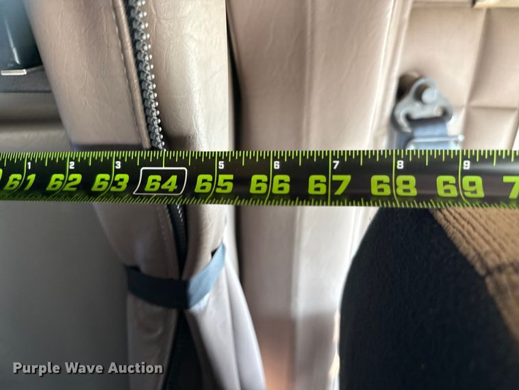 image for item ED5806 2004 Peterbilt 379 semi truck