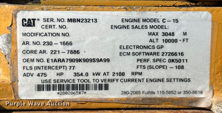 image for item ED5806 2004 Peterbilt 379 semi truck