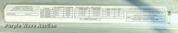 image for item ED5806 2004 Peterbilt 379 semi truck