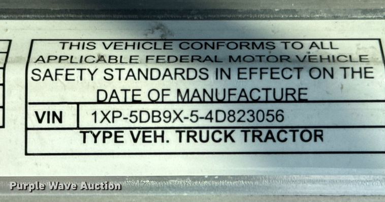 image for item ED5806 2004 Peterbilt 379 semi truck