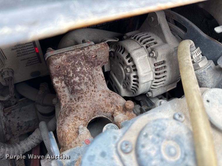 image for item ED5807 2015 Peterbilt 579 semi truck