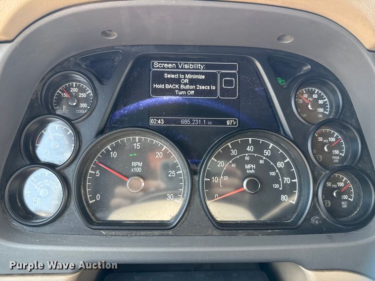 image for item ED5807 2015 Peterbilt 579 semi truck