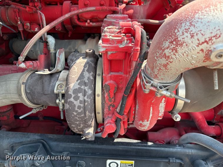 image for item ED5807 2015 Peterbilt 579 semi truck