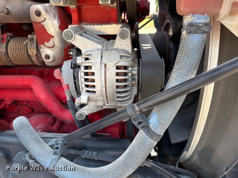 image for item ED5807 2015 Peterbilt 579 semi truck