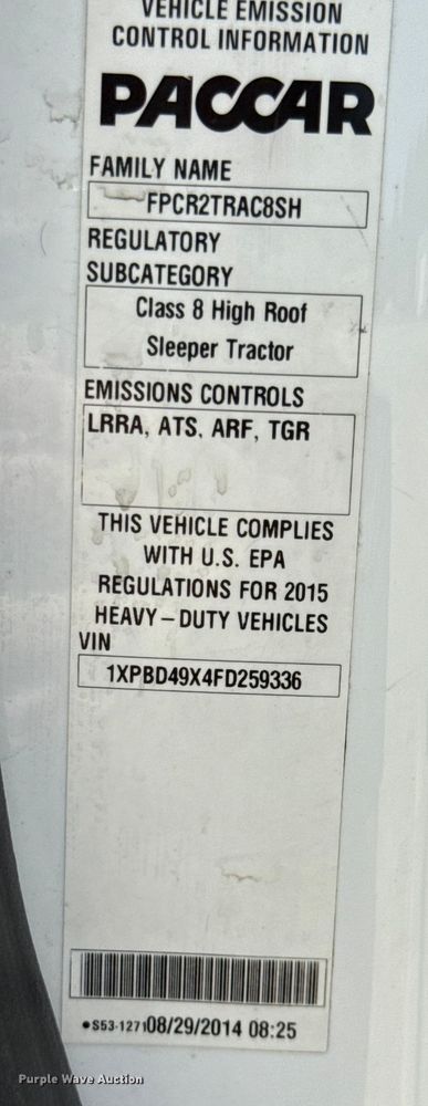 image for item ED5807 2015 Peterbilt 579 semi truck