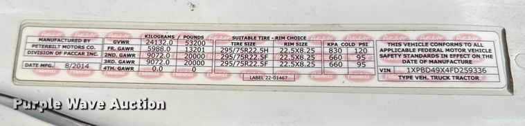 image for item ED5807 2015 Peterbilt 579 semi truck