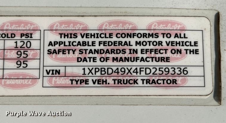 image for item ED5807 2015 Peterbilt 579 semi truck