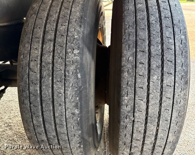 image for item ED5809 2007 Vanguard VIP4000 dry van trailer