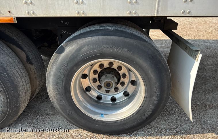 image for item ED5809 2007 Vanguard VIP4000 dry van trailer