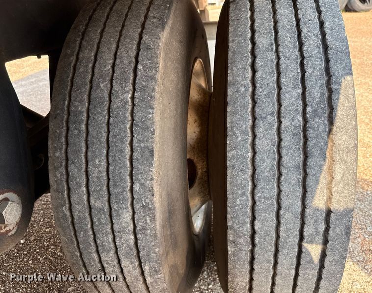 image for item ED5809 2007 Vanguard VIP4000 dry van trailer