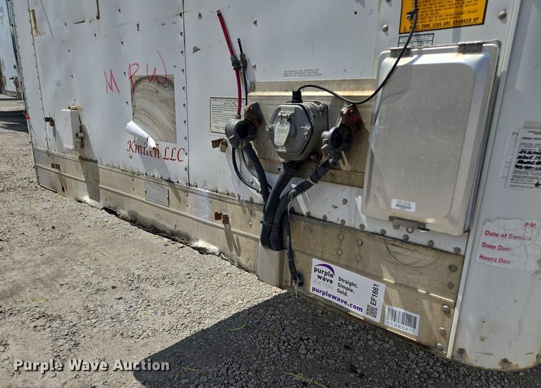 image for item EF1661 2005 Utility VS2RA refrigerated van trailer