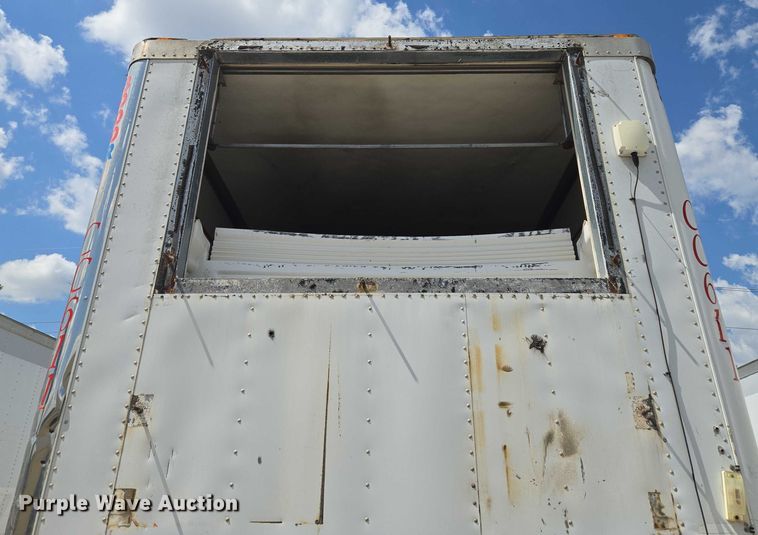 image for item EF1661 2005 Utility VS2RA refrigerated van trailer
