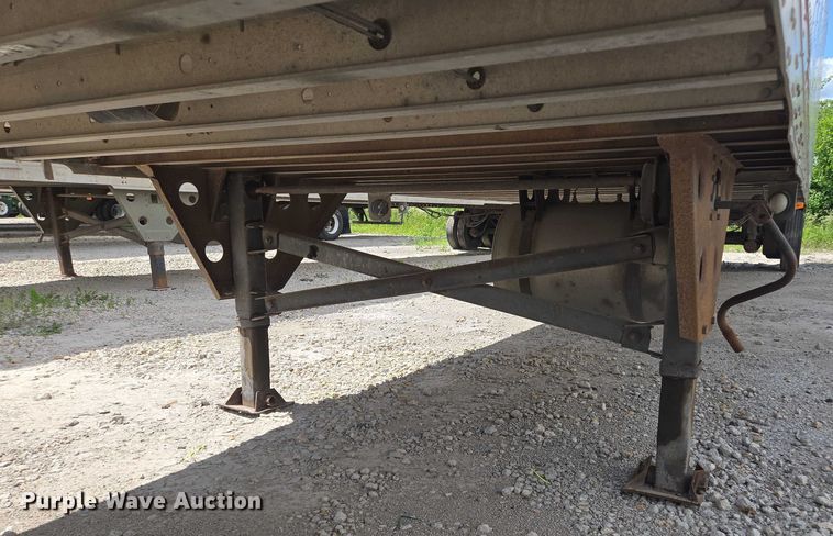 image for item EF1661 2005 Utility VS2RA refrigerated van trailer