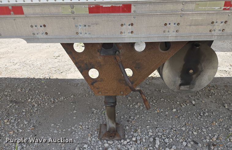 image for item EF1661 2005 Utility VS2RA refrigerated van trailer