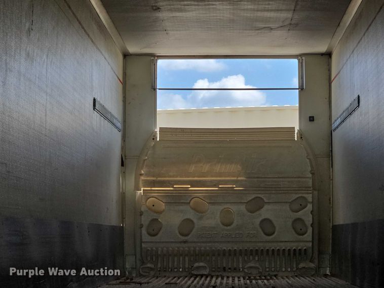 image for item EF1661 2005 Utility VS2RA refrigerated van trailer