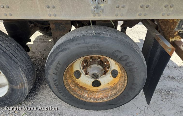 image for item EF1661 2005 Utility VS2RA refrigerated van trailer