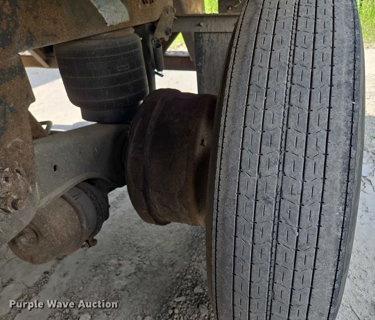 image for item EF1661 2005 Utility VS2RA refrigerated van trailer