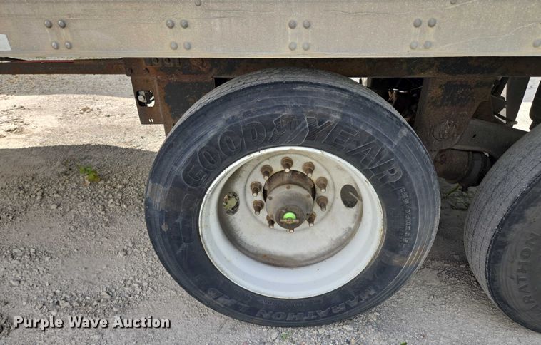 image for item EF1661 2005 Utility VS2RA refrigerated van trailer