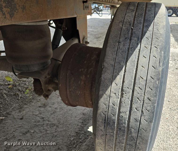 image for item EF1661 2005 Utility VS2RA refrigerated van trailer