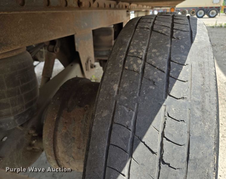 image for item EF1661 2005 Utility VS2RA refrigerated van trailer