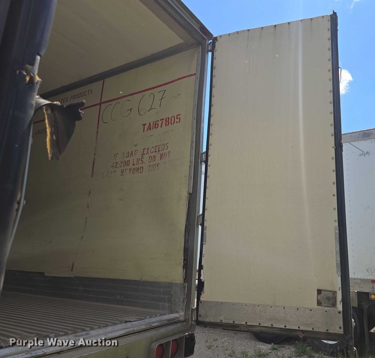 image for item EF1662 2006 Utility Trailer MFG Co. refrigerated van trailer