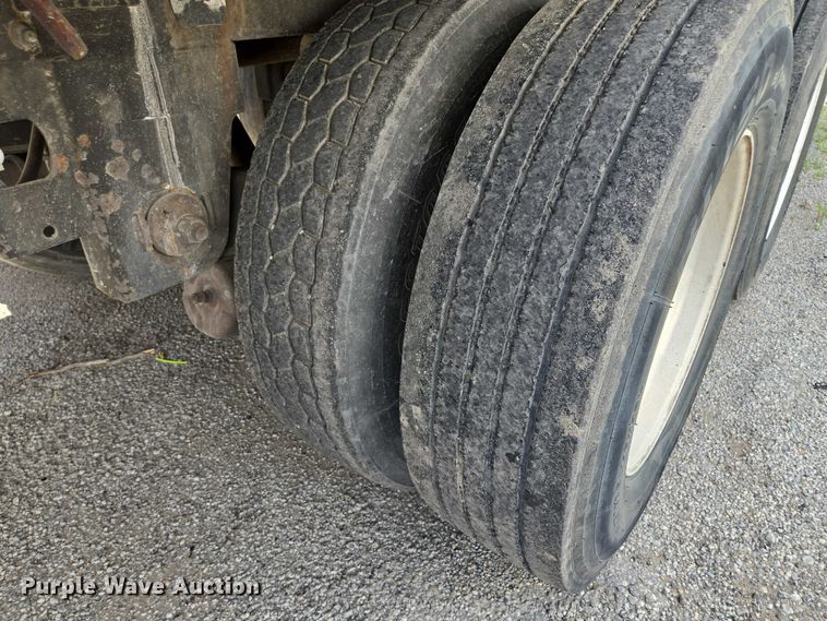 image for item EF1662 2006 Utility Trailer MFG Co. refrigerated van trailer