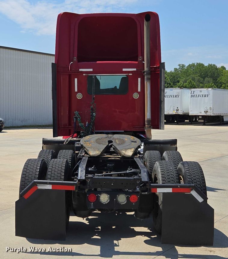 image for item EF1853 2012 Kenworth T660 semi truck