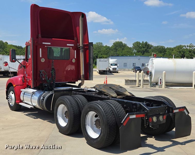 image for item EF1853 2012 Kenworth T660 semi truck