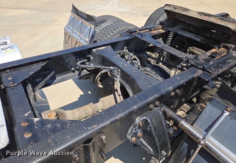 image for item EF1853 2012 Kenworth T660 semi truck