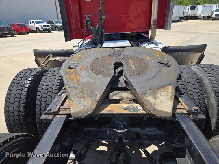 image for item EF1853 2012 Kenworth T660 semi truck