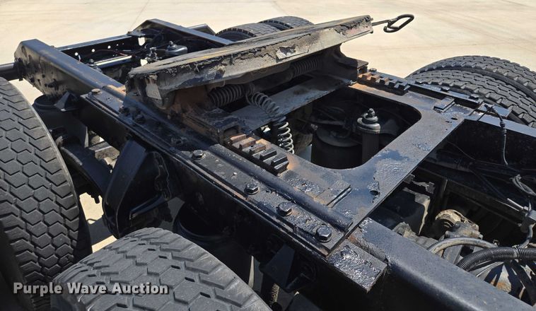 image for item EF1853 2012 Kenworth T660 semi truck