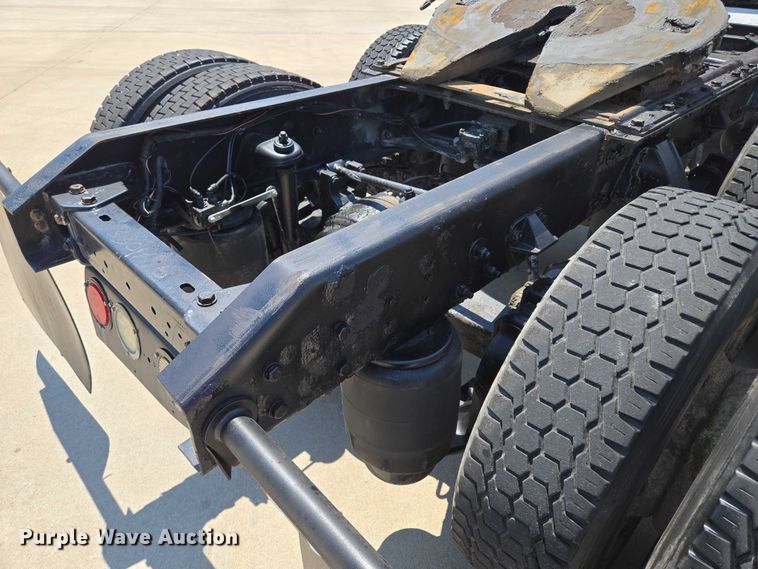 image for item EF1853 2012 Kenworth T660 semi truck