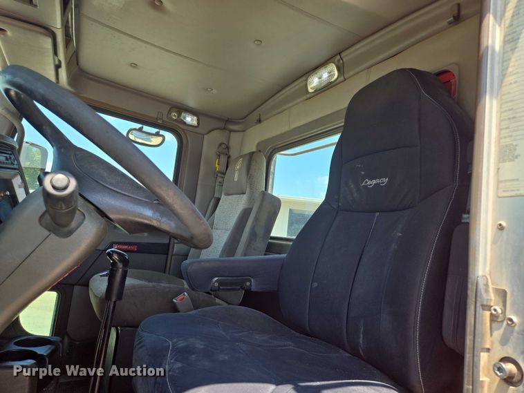 image for item EF1853 2012 Kenworth T660 semi truck