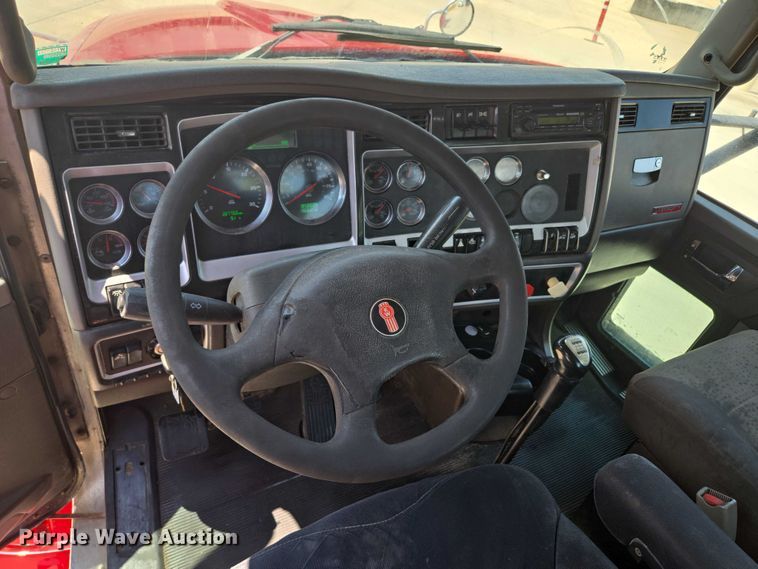 image for item EF1853 2012 Kenworth T660 semi truck