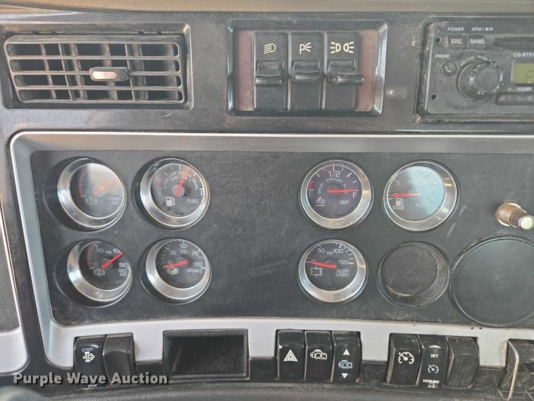 image for item EF1853 2012 Kenworth T660 semi truck