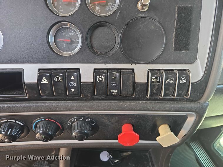 image for item EF1853 2012 Kenworth T660 semi truck