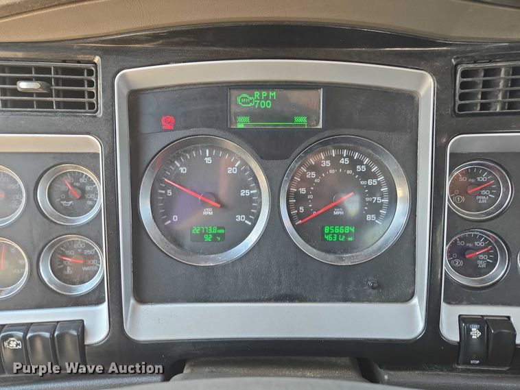 image for item EF1853 2012 Kenworth T660 semi truck