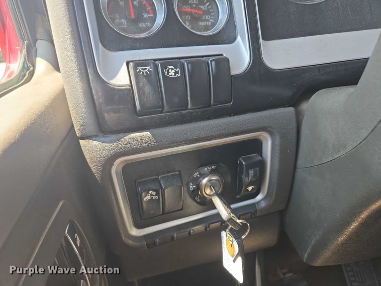 image for item EF1853 2012 Kenworth T660 semi truck