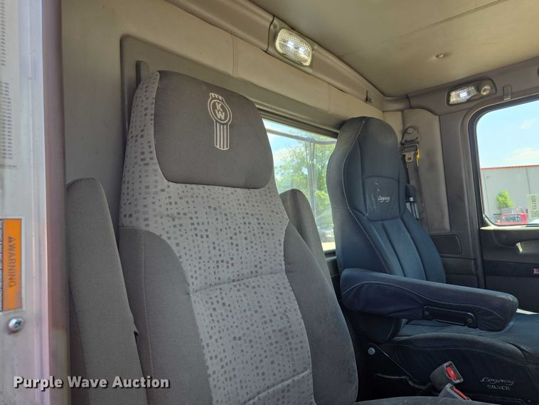 image for item EF1853 2012 Kenworth T660 semi truck