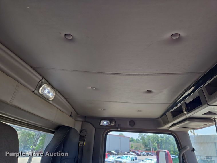 image for item EF1853 2012 Kenworth T660 semi truck