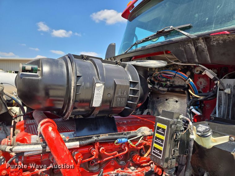 image for item EF1853 2012 Kenworth T660 semi truck