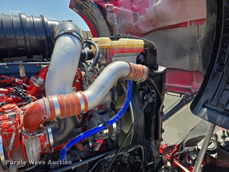 image for item EF1853 2012 Kenworth T660 semi truck