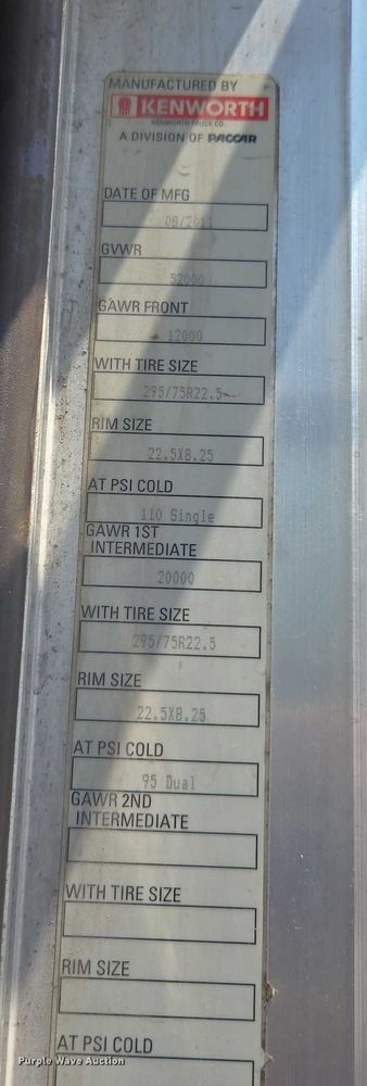 image for item EF1853 2012 Kenworth T660 semi truck