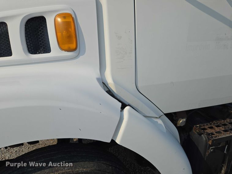 image for item EF1928 2004 Freightliner Sterling L7500 truck cab and chassis