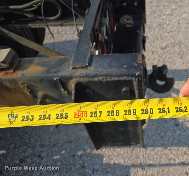 image for item EF1928 2004 Freightliner Sterling L7500 truck cab and chassis