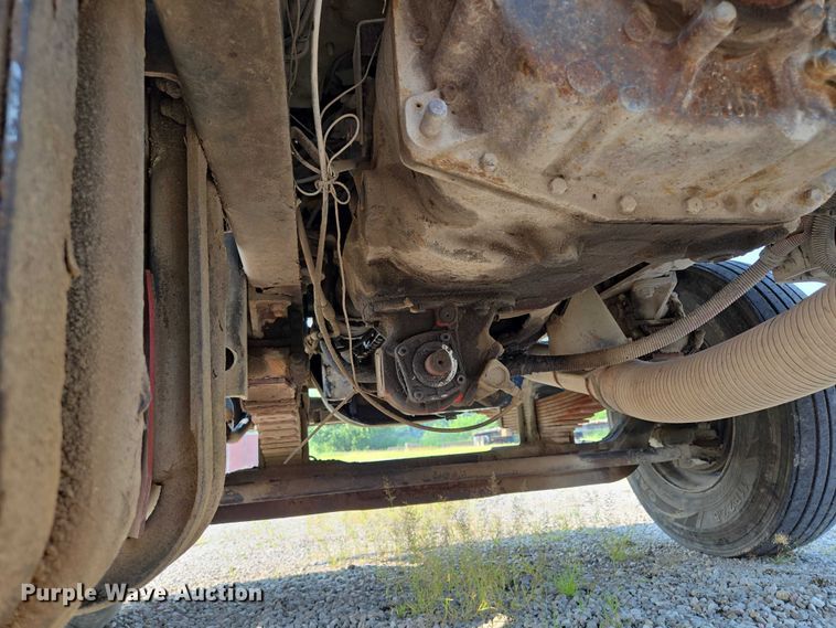 image for item EF1928 2004 Freightliner Sterling L7500 truck cab and chassis